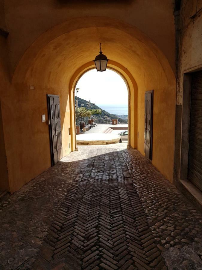 La Dimora Di Ares Villa Formia Luaran gambar